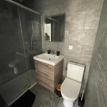 Apartment 2-appartement Rdc Avec Jardin *