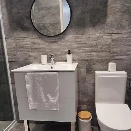 Apartment 2-appartement Rdc Avec Jardin *